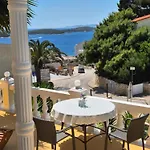 Guest house Apartmens Spiko Hvar Town