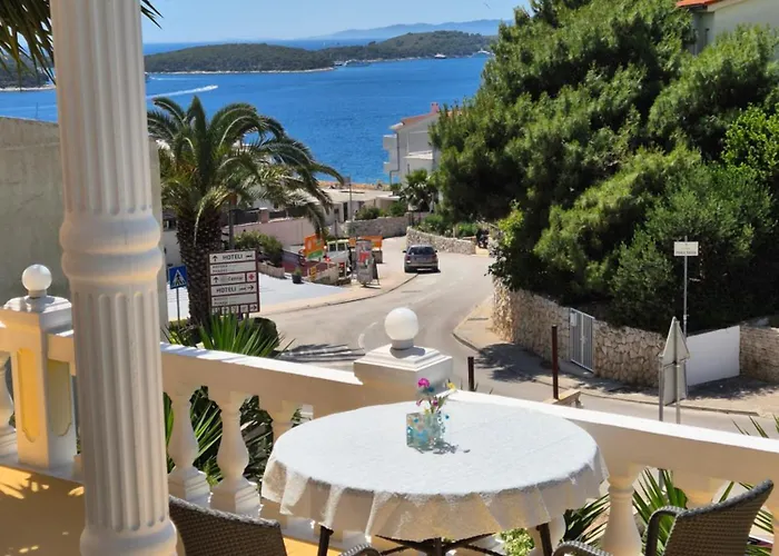 Guest house Apartmens Spiko Hvar Town